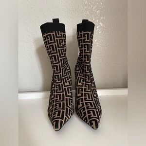 Black and Tan Ankle Boots with Geometric Design size 35 Italy usa 4.5